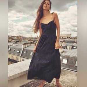 *NWT* Zara Navy Embroidered Midi Dres